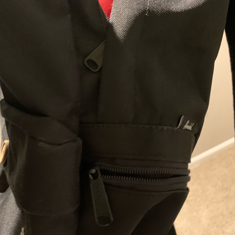 Backpack - Picture 4 of 4